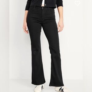 2/10$ 🌲 Old Navy • Women’s WOW Flare Jeans